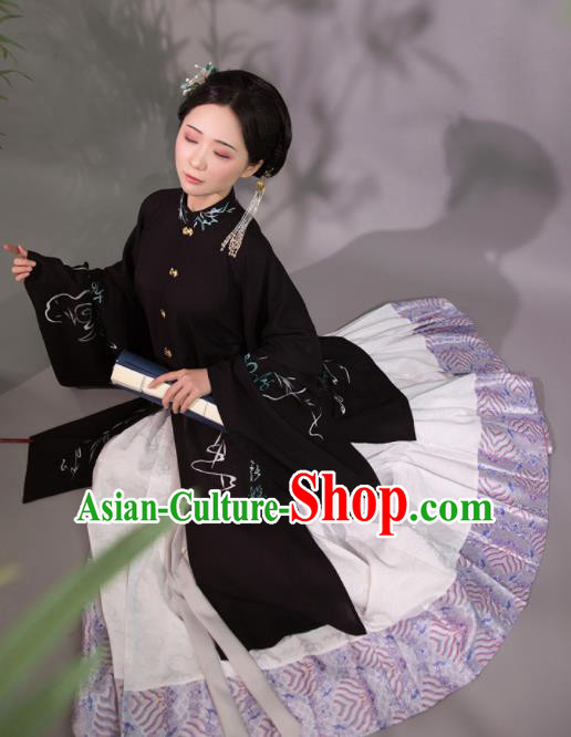 Chinese Ancient Nobility Lady Embroidered Hanfu Dress Ming Dynasty Princess Historical Costume for Women