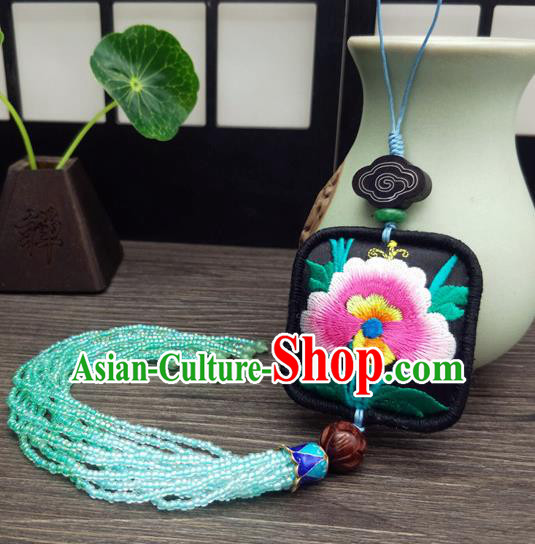 Traditional Chinese Ancient Embroidered Brooch Handmade Hanfu Palace Breastpin Tassel Pendant for Women