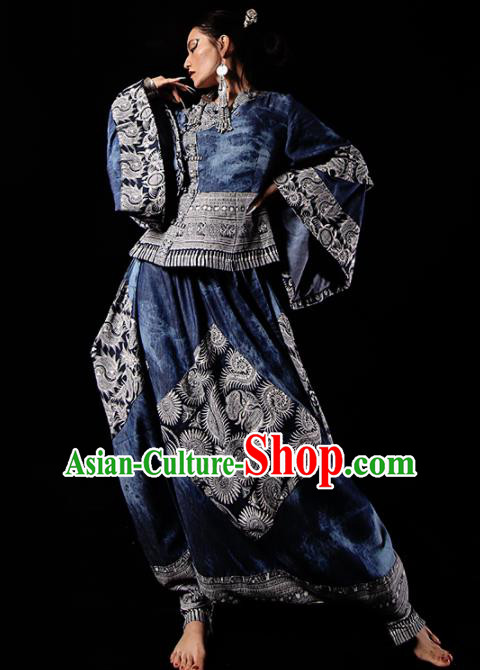 Chinese National Embroidered Bandhnu Clothing Traditional Miao Ethnic Costume for Women