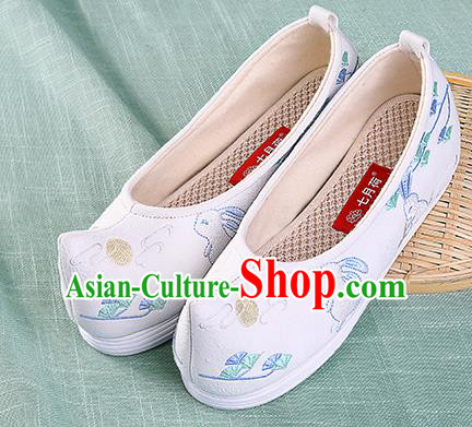 Chinese Traditional Hanfu Cloth Shoes Embroidered Rabbit White Shoes Handmade Ancient Princess Shoes for Women