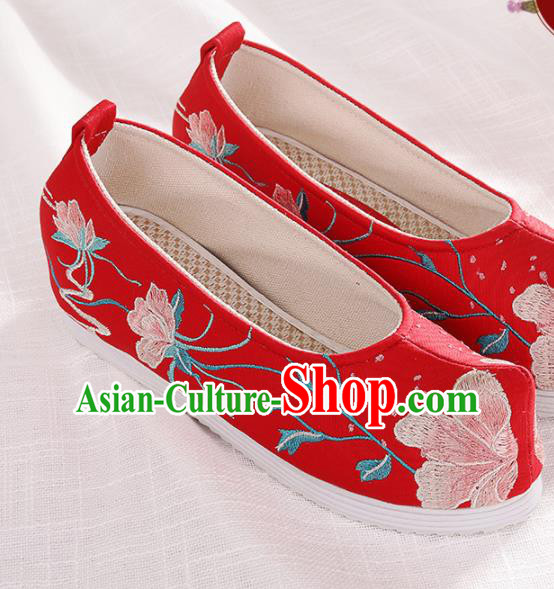 Chinese Traditional Embroidered Peach Blossom Red Shoes Hanfu Cloth Shoes Handmade Ancient Princess Shoes for Women