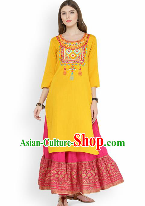 Asian India Traditional Informal Costumes South Asia Indian National Yellow Blouse and Dress for Women