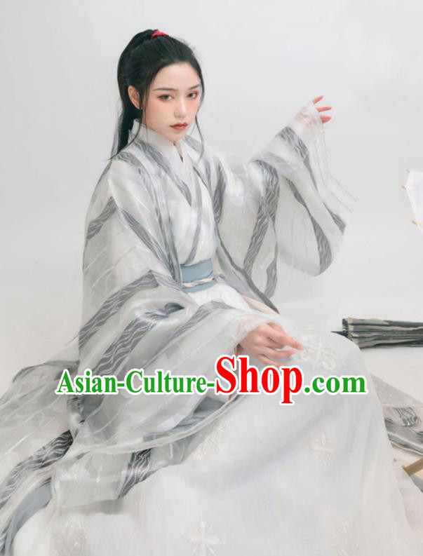 Asian Chinese Jin Dynasty Court Historical Costume Ancient Swordswoman Traditional Hanfu Dress for Women