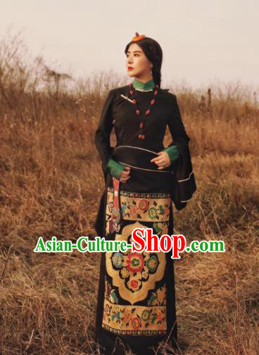 Chinese Traditional Black Tibetan Robe Zang Nationality Female Dress Ethnic Costume for Women