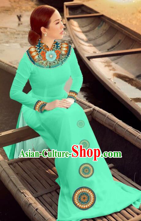 Asian Vietnam Traditional Bride Light Green Dress Vietnamese National Classical Ao Dai Cheongsam for Women