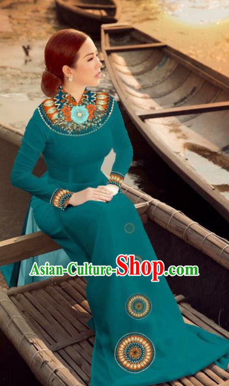 Asian Vietnam Traditional Bride Peacock Green Dress Vietnamese National Classical Ao Dai Cheongsam for Women