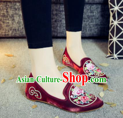 Asian Chinese National Purplish Red Cloth Shoes Embroidered Peony Dance Shoes Traditional Hanfu Shoes for Women