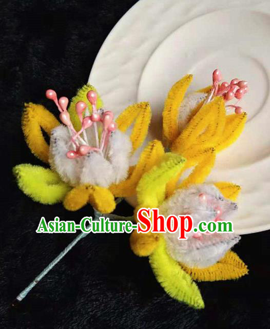 Chinese Handmade Qing Dynasty Court Yellow Velvet Forsythia Hairpins Traditional Ancient Hanfu Hair Accessories for Women