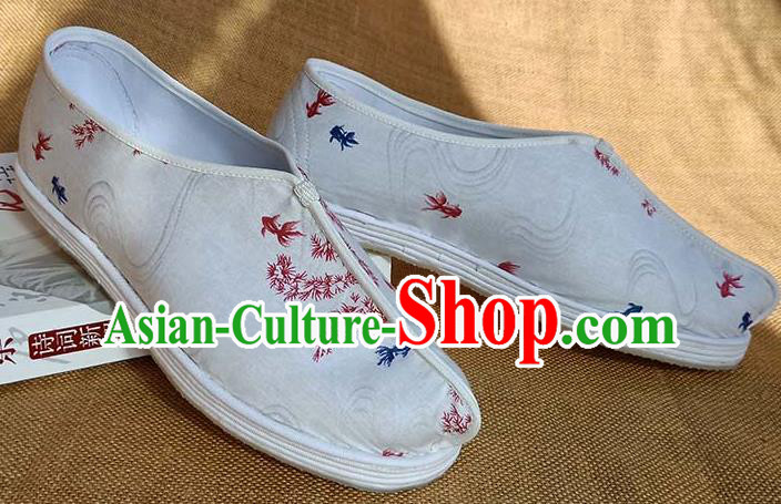 Traditional Chinese Printing Goldfish White Shoes Handmade Multi Layered Cloth Shoes Martial Arts Shoes for Men