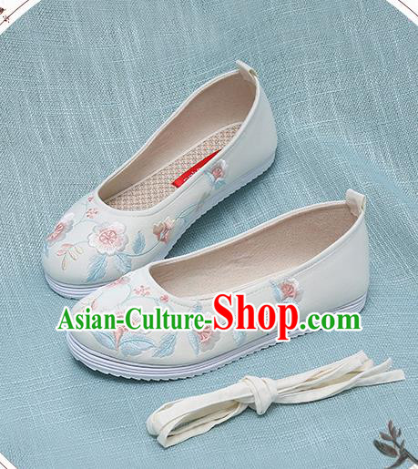 Chinese Handmade Embroidered White Shoes Traditional Ming Dynasty Hanfu Shoes Princess Shoes for Women