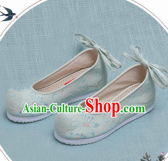 Chinese Handmade Embroidered Butterfly Light Green Bow Shoes Traditional Ming Dynasty Hanfu Shoes Princess Shoes for Women