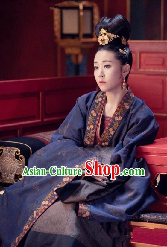 Traditional Chinese Drama Royal Nirvana Song Dynasty Senior Concubine Dress Ancient Noble Consort Zhao Costume and Headpiece for Women