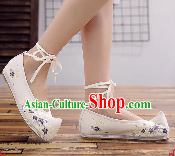 Chinese Handmade Opera Embroidered White Cloth Shoes Traditional Hanfu Shoes National Shoes for Women