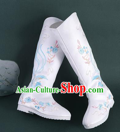 Chinese Handmade Winter Embroidered White High Boots Traditional Hanfu Shoes National Shoes for Women