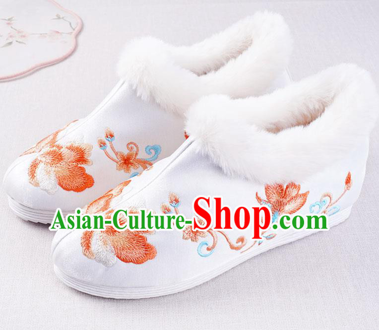 Chinese Handmade Winter Embroidered White Boots Traditional Hanfu Shoes National Shoes for Women