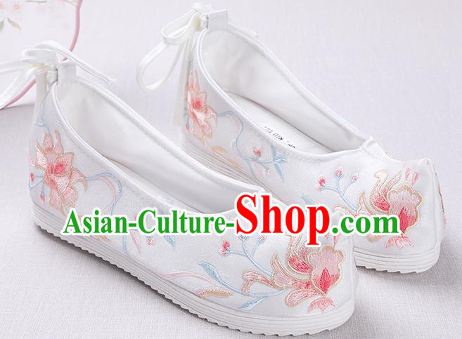 Chinese Handmade Embroidered White Opera Shoes Traditional Hanfu Shoes National Shoes for Women