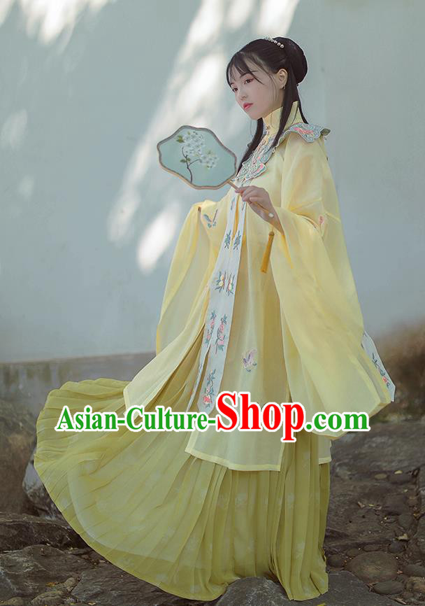 Chinese Ancient Ming Dynasty Royal Princess Yellow Dress Costumes Traditional Hanfu Cloud Shoulder Blouse and Skirt for Patrician Lady