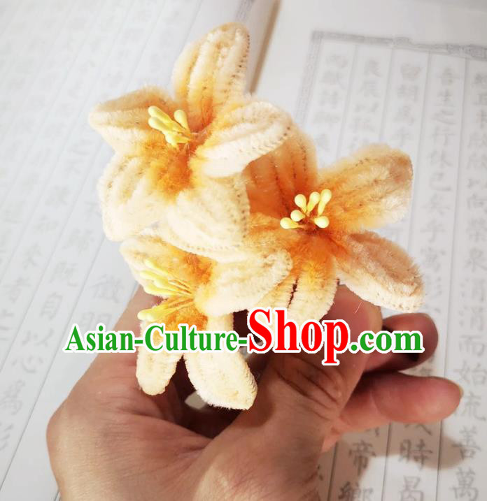 Chinese Ancient Princess Apricot Velvet Lily Flowers Hairpins Hair Accessories Handmade Qing Dynasty Palace Lady Hair Stick
