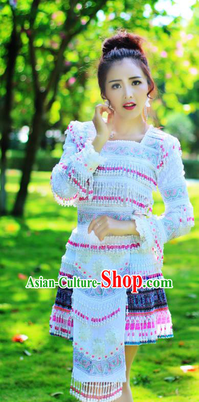 China Yunnan Nationality Folk Dance White Short Dress and Headdress Ethnic Apparels Miao Minority Costumes