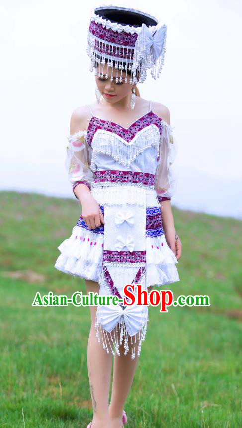 China Yi Minority Folk Dance Clothing Ethnic Women White Short Dress Nationality Stage Performance Apparels and Hat