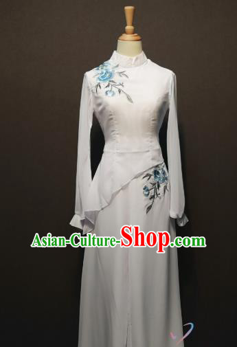 China Classical Dance Costumes Spring Festival Gala White Chiffon Blouse and Pants Outfits Women Fan Dance Dress