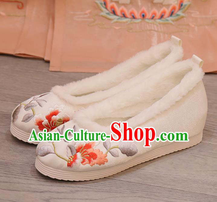 China Winter Shoes Princess Shoes Opera Shoes Handmade Cloth Shoes Embroidered Hibiscus White Shoes