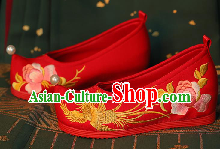 China Handmade Red Cloth Shoes Wedding Hanfu Shoes Princess Shoes Bride Shoes Embroidered Phoenix Peony Shoes