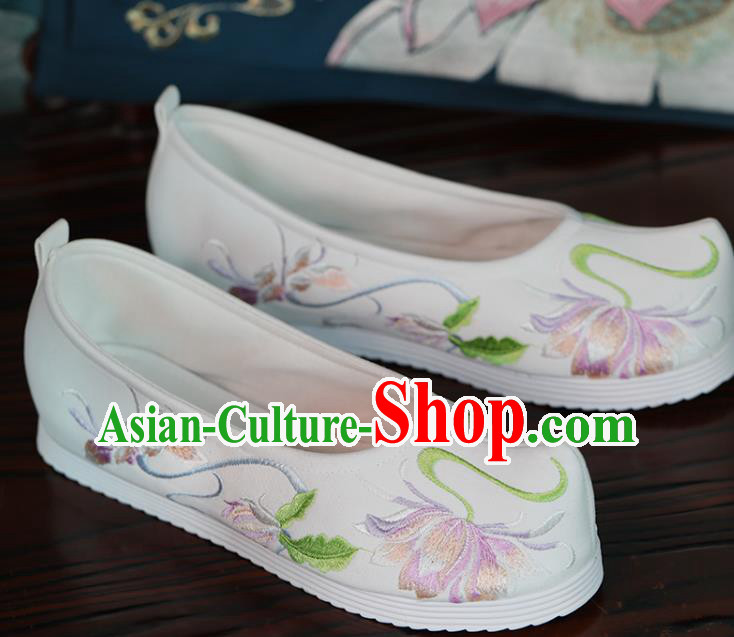 China Embroidered Epiphyllum Shoes Princess Shoes Women Shoes Handmade Hanfu Shoes White Cloth Shoes