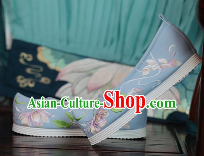 China Princess Shoes Women Shoes Handmade Hanfu Shoes Light Blue Cloth Shoes Embroidered Epiphyllum Shoes