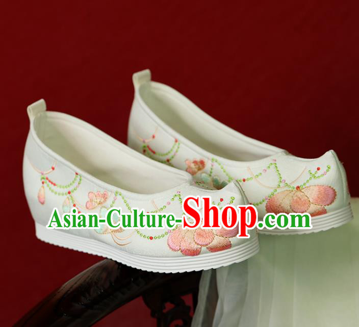 China Women Shoes Hanfu Shoes Embroidered Shoes Handmade White Cloth Shoes Tang Dynasty Princess Shoes