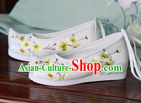 China Embroidered Pear Flowers Rabbit Shoes Hanfu White Bow Shoes Princess Shoes Handmade Cloth Shoes