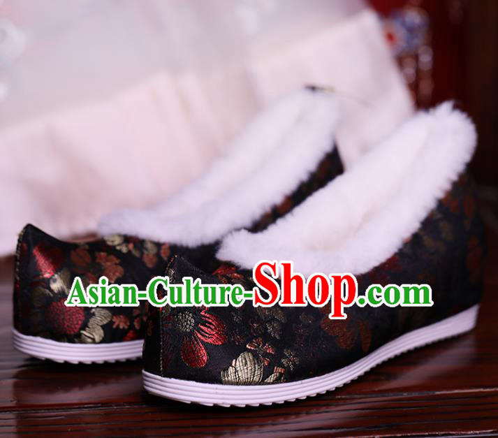 China Hanfu Shoes Ming Dynasty Princess Shoes Handmade Winter Shoes Beige Brocade Shoes