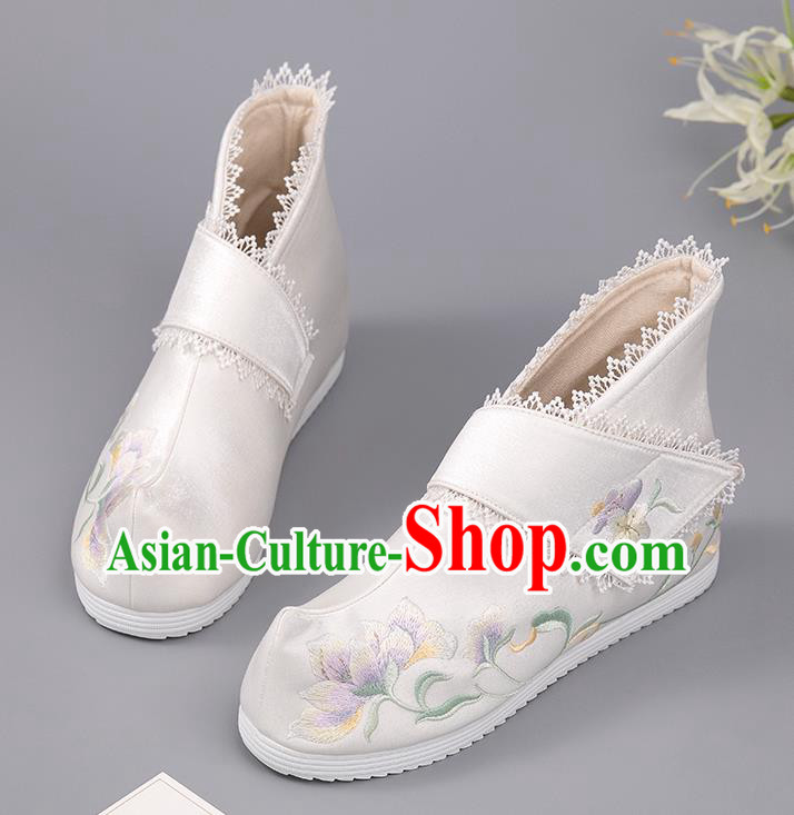 Chinese Embroidered Flowers Beige Boots Ancient Female Swordsman Shoes Handmade Cloth Shoes