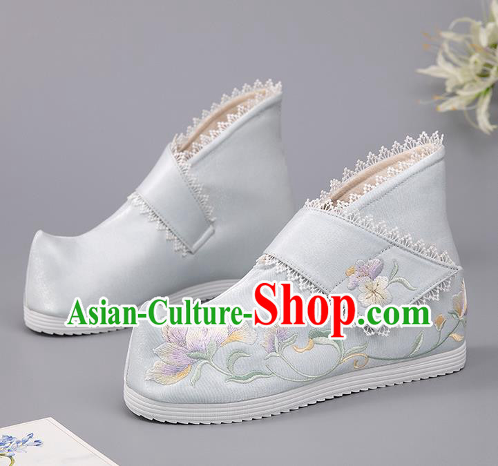 Chinese Ancient Female Swordsman Shoes Handmade Cloth Shoes Embroidered Flowers Light Blue Boots