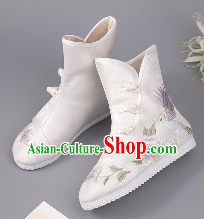 Chinese Handmade Cloth Shoes Embroidered Peony Bird Boots Ancient White Hanfu Shoes