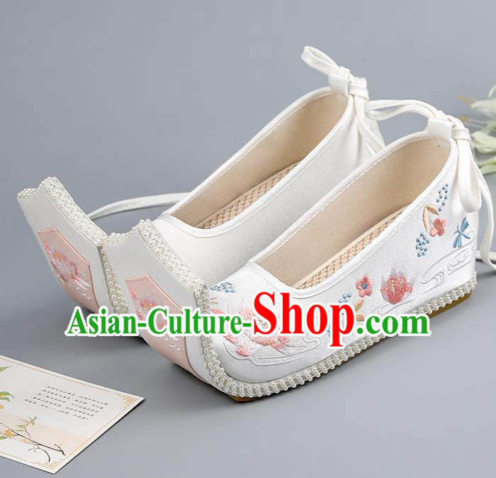 China Han Dynasty White Shoes Traditional Hanfu Shoes Cloth Shoes Embroidered Lotus Shoes Princess Shoes