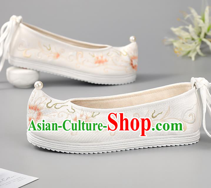 China Princess Shoes Ming Dynasty Shoes Traditional Hanfu Shoes Cloth Shoes Embroidered Shoes Pearls Shoes