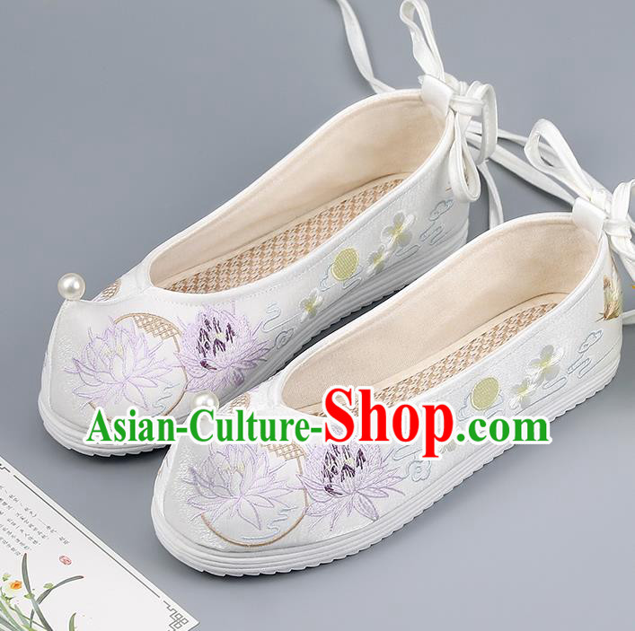 China Traditional Pearl Shoes Hanfu Shoes Ming Dynasty Princess Shoes Embroidered Lotus Shoes White Shoes