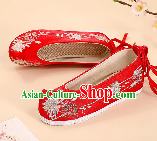 China Traditional Wedding Cloth Shoes Ming Dynasty Hanfu Shoes Handmade Princess Shoes Embroidered Shoes Bride Shoes