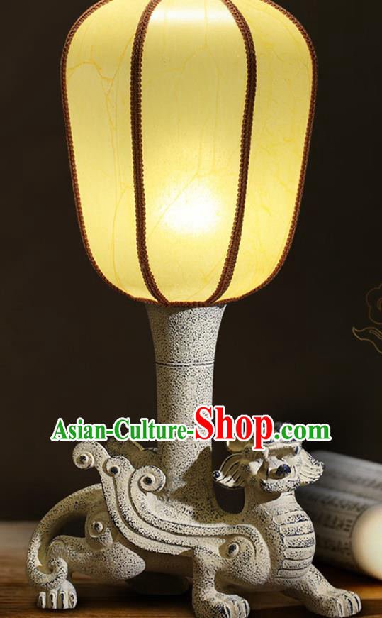 China Handmade Palace Lantern Traditional Home Decorations Table Lamp Stone Carving Tiger Desk Lanterns