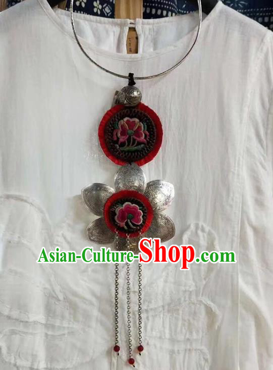China National Ethnic Silver Carving Accessories Women Embroidered Necklet Red String Necklace