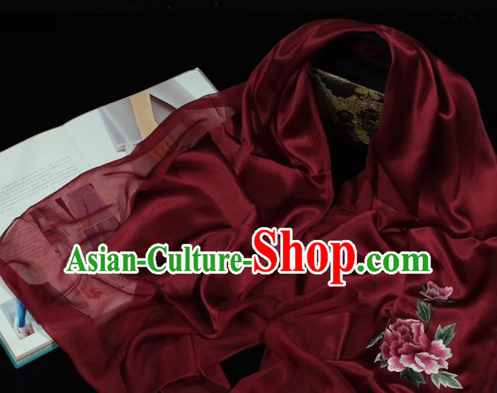 China Embroidered Peony Mother Cappa Suzhou Embroidery Craft Traditional Silk Scarf Wine Red Silk Tippet