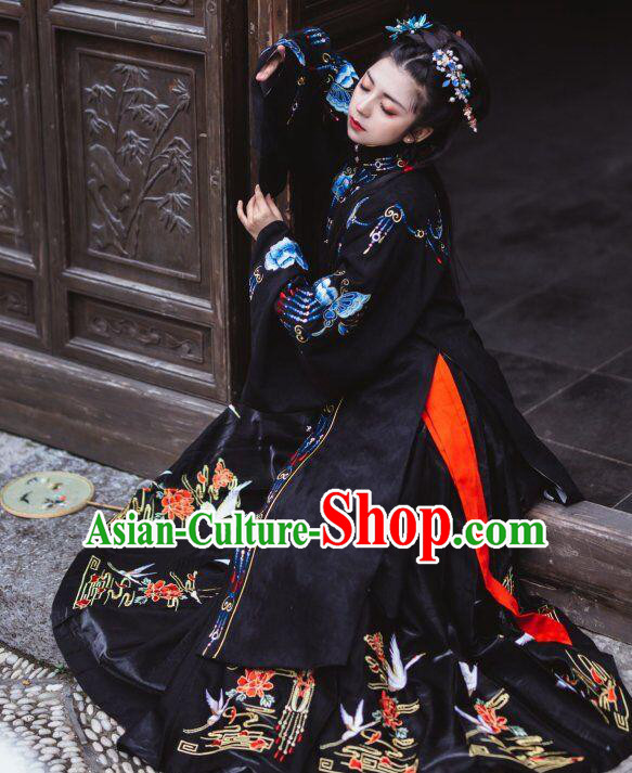 Traditional China Ming Dynasty Noble Countess Historical Costumes Ancient Court Woman Black Hanfu Dress Clothing