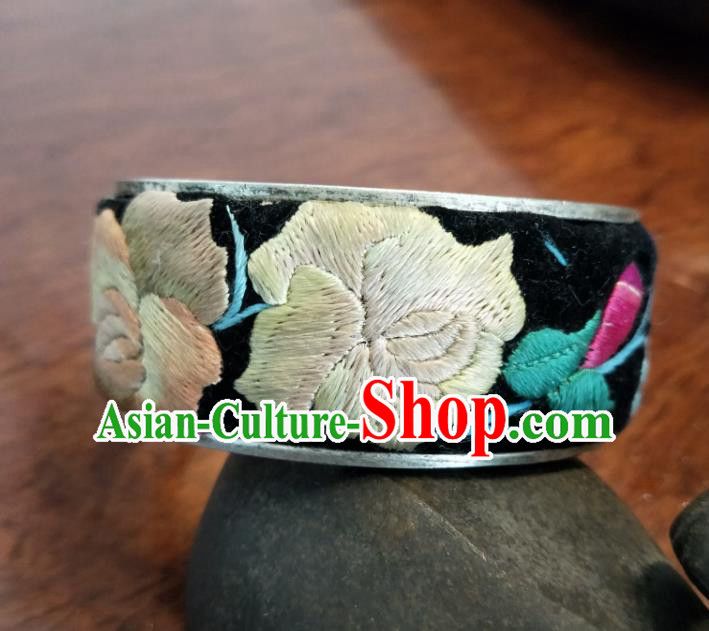 China Handmade National Embroidered Black Bangle Traditional Silver Accessories Miao Ethnic Bracelet