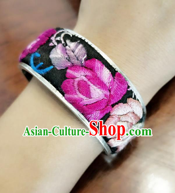 China Traditional Silver Accessories Miao Ethnic Bracelet Handmade National Embroidered Bangle