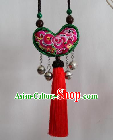 China Handmade Ethnic Red Tassel Necklace Traditional Miao Nationality Embroidered Accessories