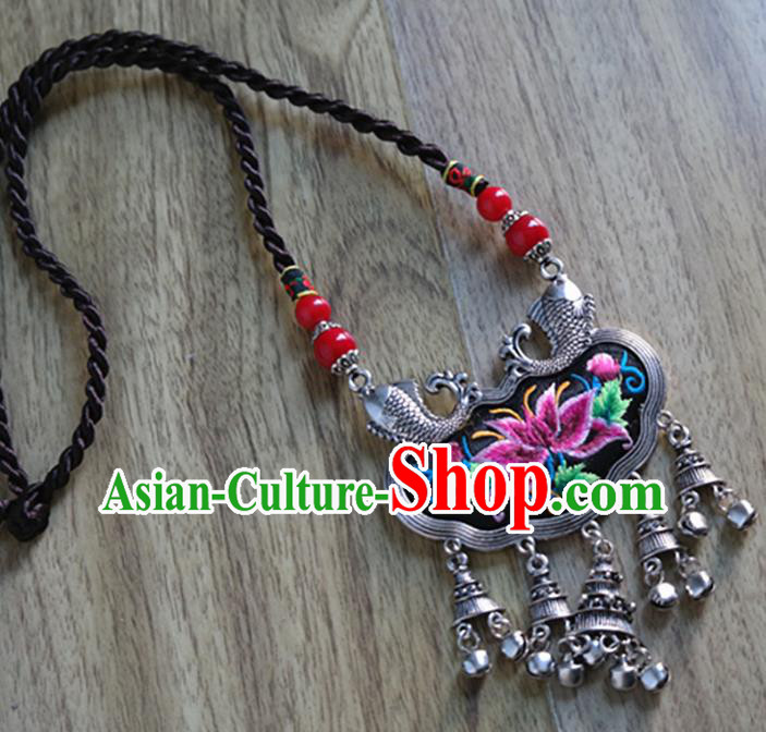 Handmade China Ethnic Embroidered Lotus Necklace Longevity Lock National Silver Fish Jewelry Accessories