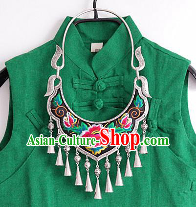 Handmade China Ethnic Folk Dance Accessories Embroidered Necklace National Silver Longevity Lock