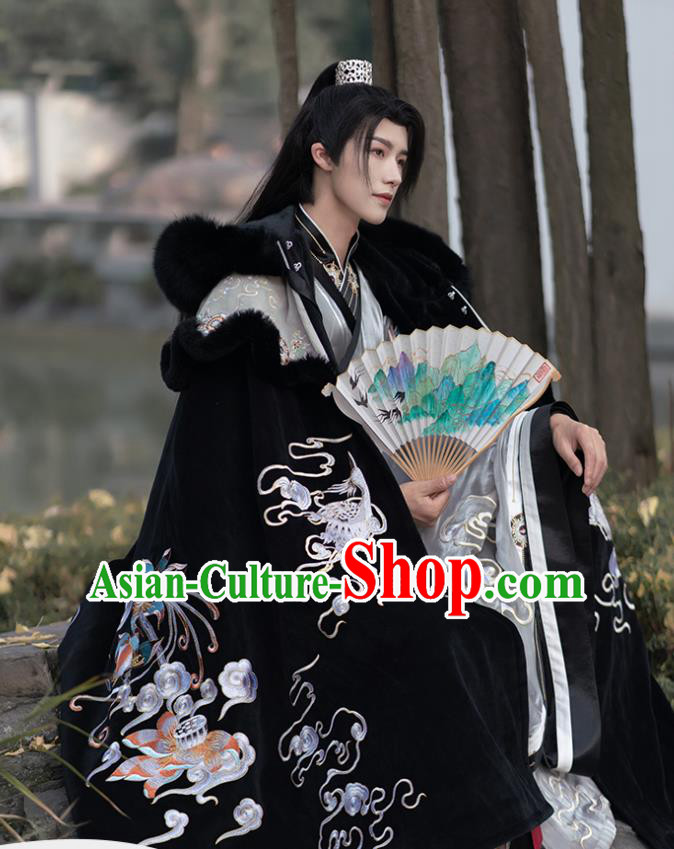 China Ancient Swordsman Cape Costume Traditional Ming Dynasty Noble Childe Embroidered Black Woolen Cloak for Men