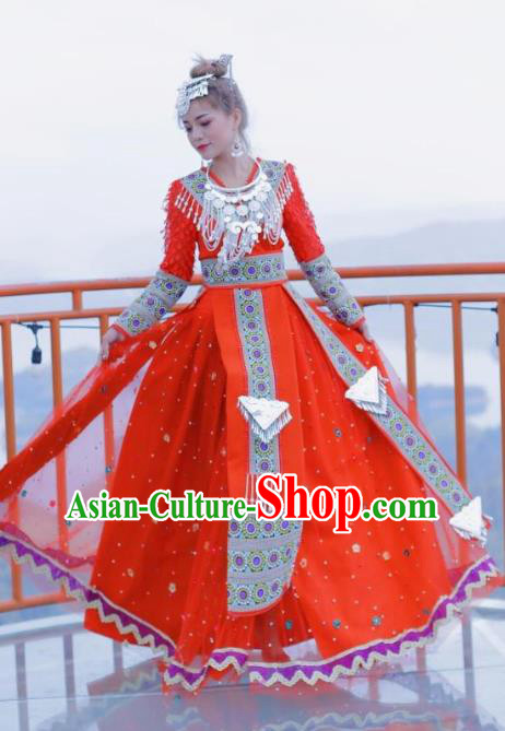 China Yunnan Nationality Red Blouse and Long Skirt Ethnic Women Fashion Miao Minority Bride Clothing